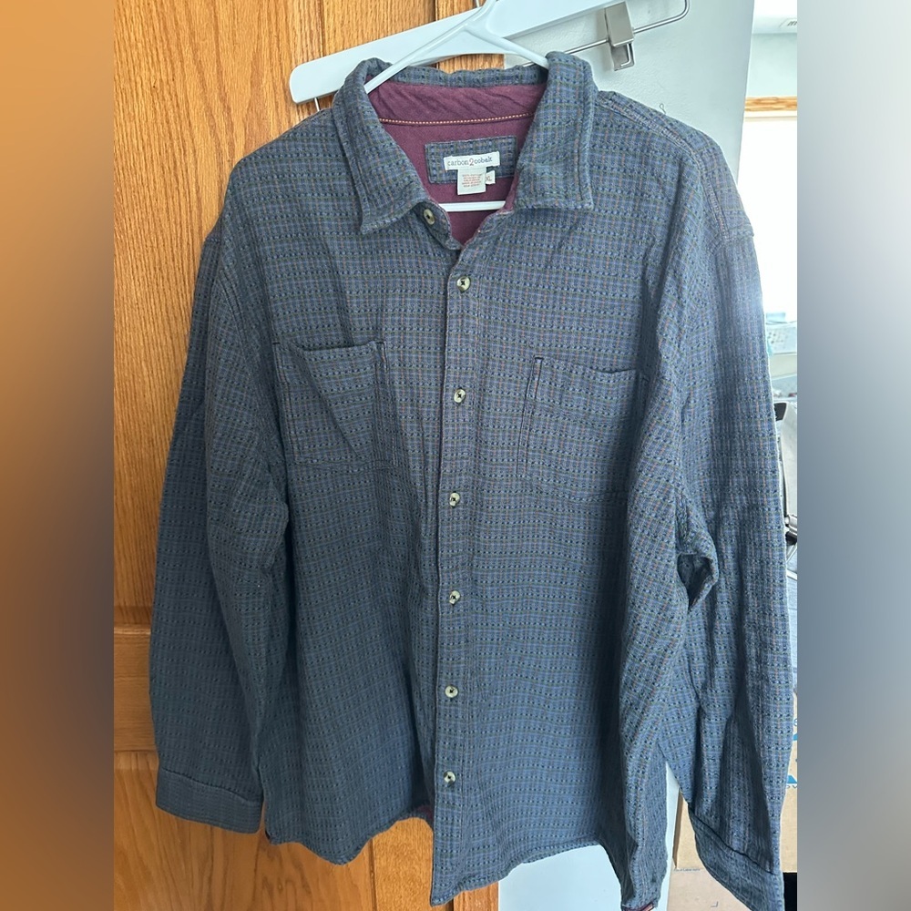 Like new!! Men's Casual Button Down Shirt - Gray